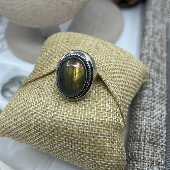 💎 Stunning Labradorite Ring - Blue/Green Flash - Sterling Silver, Size 6 - Picture 14 of 17